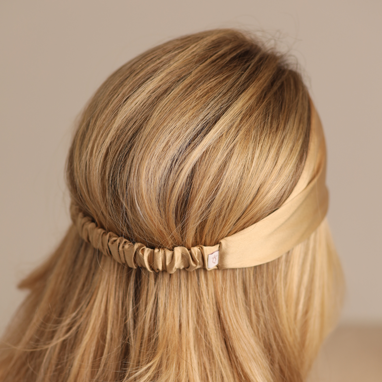 Hedvábná čelenka do vlasů Qrown®