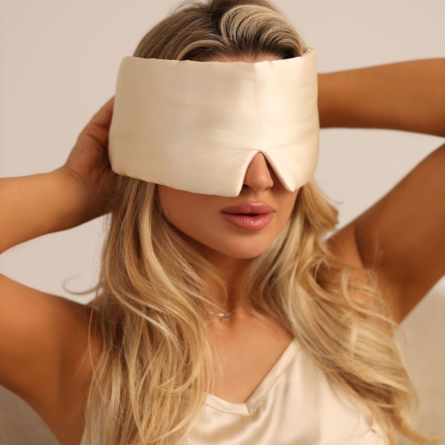 Hedvábná maska na spaní Qrown® Premium